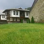 Affittacamere Leshtenski Perli 3*