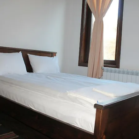 بيت ضيافة Leshtenski Perli 3*
