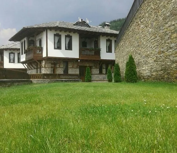 Къща за гости Leshtenski Perli 3*