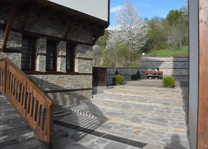 Leshtenski Perli Лещен