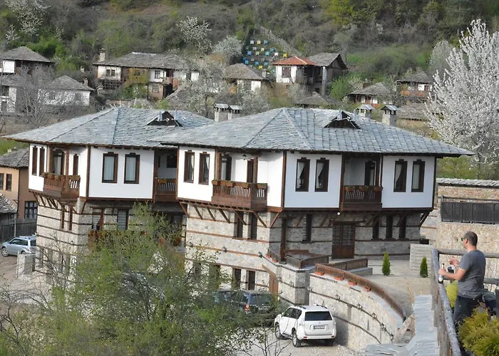 Къща за гости Leshtenski Perli 3*